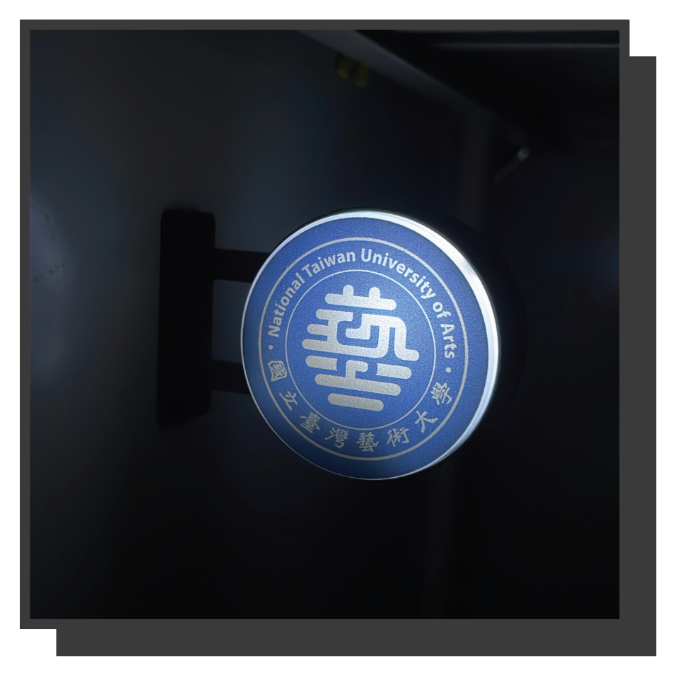 NTUA｜磁吸燈箱